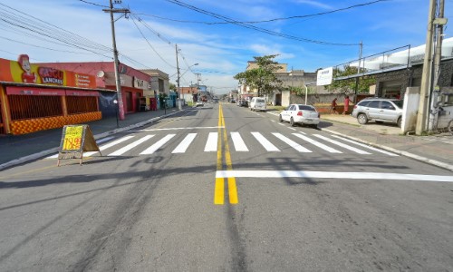 Avenida do bairro Freitas Soares, em Porto Real, passa por revitalização da sinalização viária